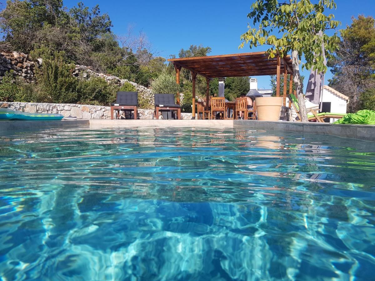 Dorinda Apartment Agia Marina  Luaran gambar