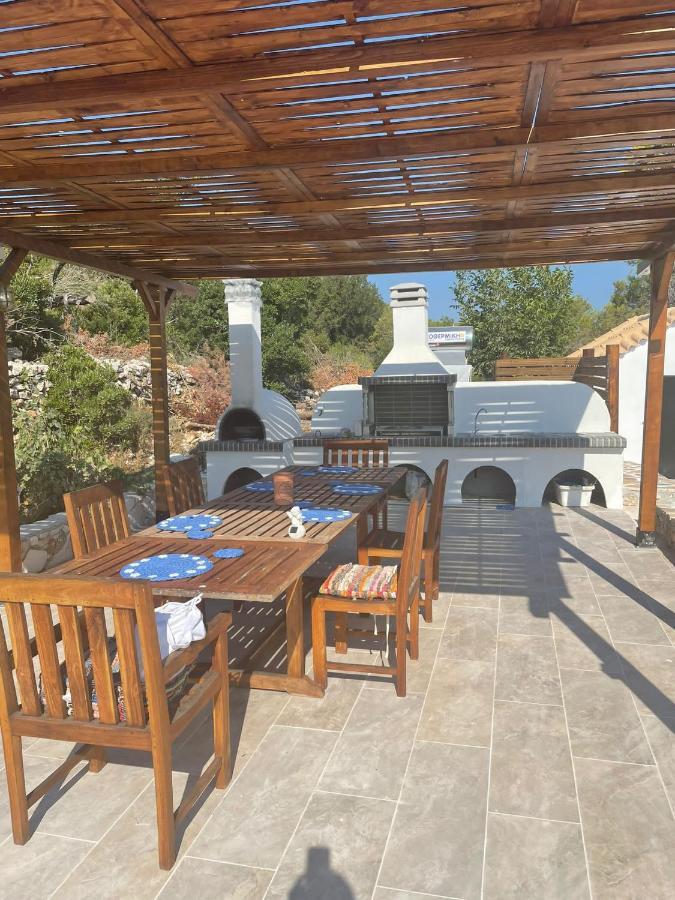 Dorinda Apartment Agia Marina  Luaran gambar