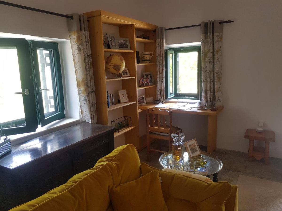 Dorinda Apartment Agia Marina  Luaran gambar